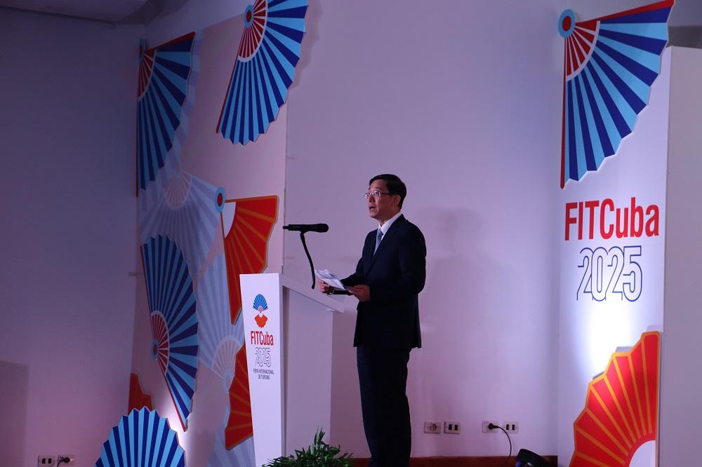 Ministro de turismo de china2025vuelo1